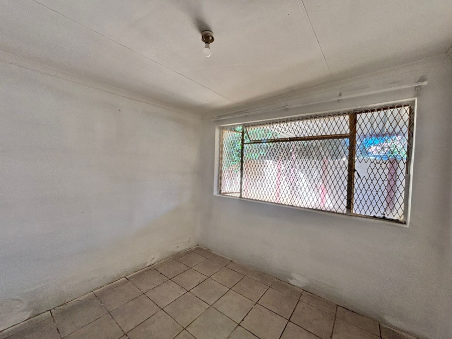 6 Bedroom Property for Sale in Songloed North West